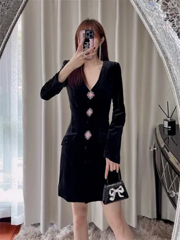 Мини-платье для дам 2023 года, новое платье с V-образным вырезом, пуговицы с блестящими бриллиантами, Тонкое Черное элегантное платье с длинными рукавами